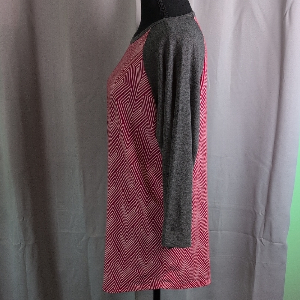 LuLaRoe Red and Gray Long Sleeve Tee.β - Picture 4 of 6